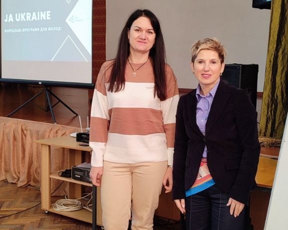 524026073183440471411